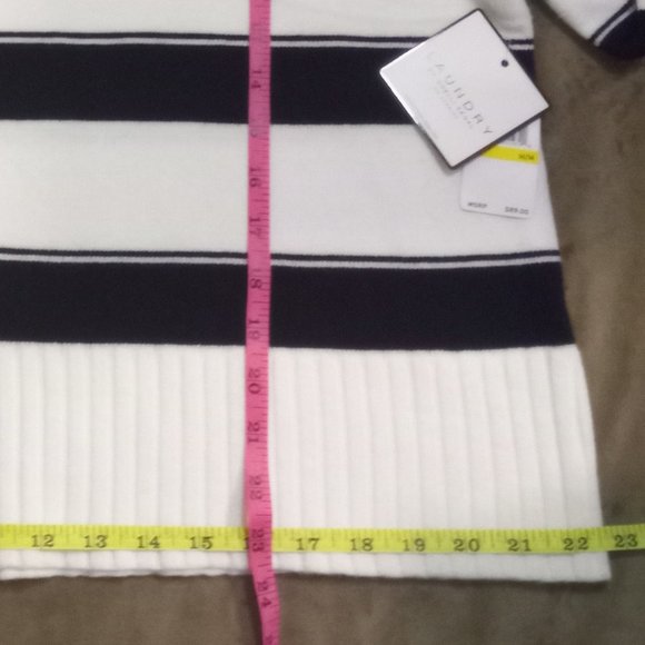 *NWT* free shipping LAUNDRY by Shelli Segal Oversized Turtleneck Sweater Size M - Picture 7 of 7